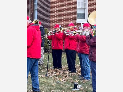 BASH Alum Marching Unit Honors Veterans at Wreaths Across America Ceremony