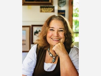 Julie Longacre Shares Her Artistic Journey on Sunday, November 9, 2025, at Studio B Art Gallery 