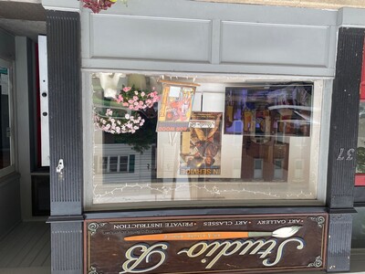 Studio B Announces Award Winners in  In Service  Exhibit