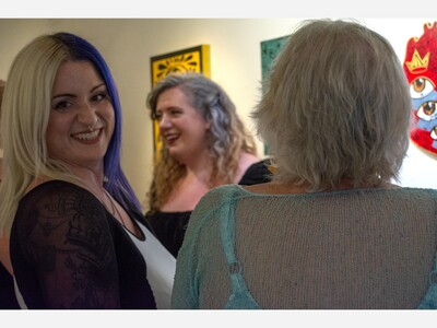 Last chance! Don't miss it. Artist Yenna Hill at Studio B: 